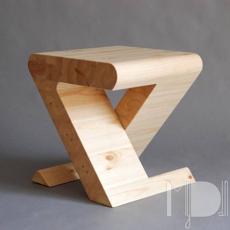 Unique Woodworking, Wood Working Gifts, Wood Stool, Wooden Projects, Wood Creations, Wooden Stools, Woodworking Designs, Easy Woodworking Projects, Design Case