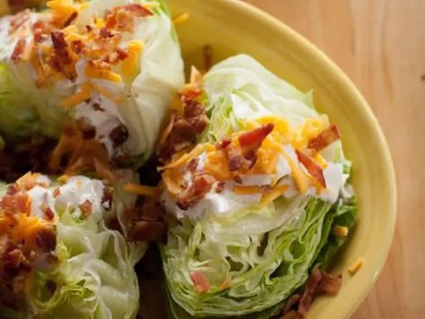 Bacon Wedge Salad, Wedge Salad Recipes, Lettuce Wedge, Food Network Recipes Pioneer Woman, Ree Drummond Recipes, Wedge Salad, Pioneer Woman Recipes, Ideas Food, Ree Drummond