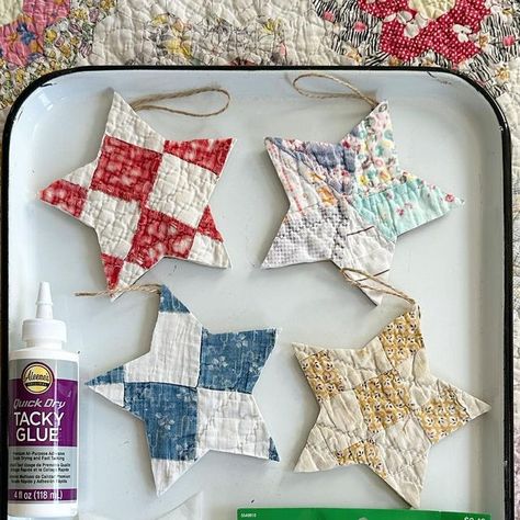 Wood Star Ornaments, Quilted Fabric Ornaments, Sewn Christmas Ornaments, Quilt Scraps, Christmas Patchwork, Star Ornaments, Upcycle Repurpose, Scrap Fabric Projects, Quilted Ornaments