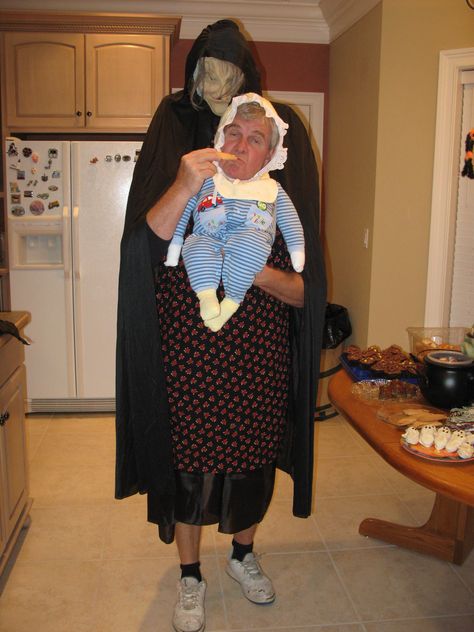 2007 - Old Woman carrying a Baby Costume Costume Old Lady, Grandma Glasses, Grandma Costume, Illusion Costumes, Baby Afro, Butterfly Halloween Costume, Butterfly Halloween, Decoration Event, Homemade Halloween Costumes