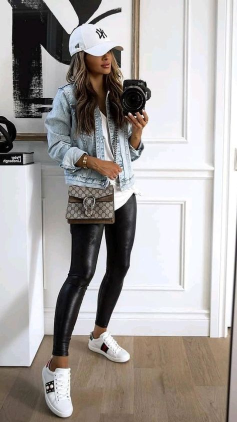 What To Wear With Leather Leggings, How To Style Leather Leggings, Style Leather Leggings, Outfits Leggins, Vetements Shoes, Leggings Outfit Casual, Leather Leggings Outfit, Look Legging, Leggings Outfits