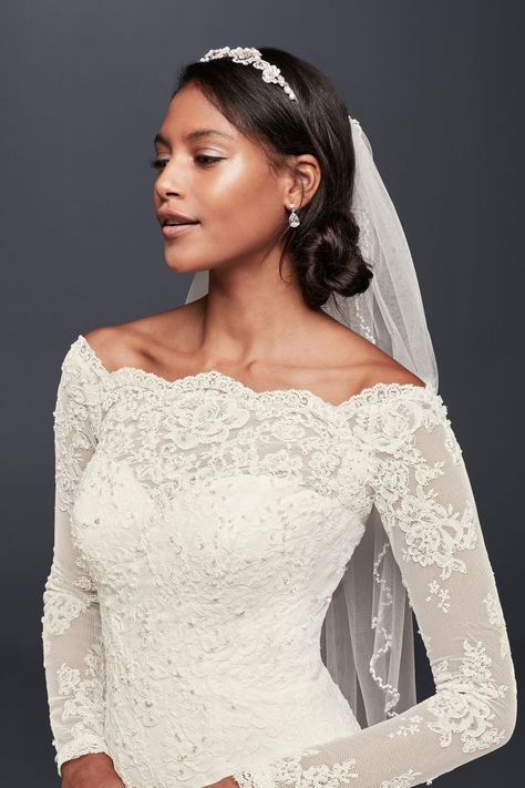 A timeless bridal look. A low twisted bun, mid-length veil, and crystal headband Makeup Looks Wedding, Timeless Makeup, Lace Mermaid Dress, Headpiece Hairstyles, Beautiful Wedding Gowns, Lace Mermaid, Headpiece Wedding, Bridal Beauty, Scalloped Lace