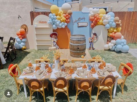 Toy Story Retro Party, Toy Story Western Theme, Modern Toy Story Birthday Party, 1st Round Up Birthday, Toy Story Birthday Table, Toy Story Birthday Table Decorations, Toy Story Table Decor, Tou Story Party Ideas, Tou Story Birthday