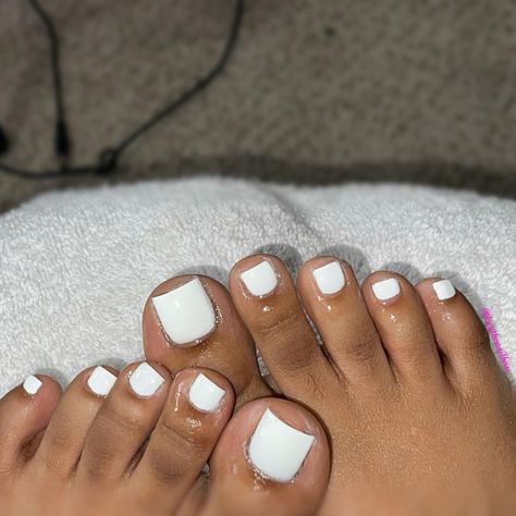 Nut White Toes, Feet Piercing, White Toes With Design, White Pedicures, White Toes And Nails, White Toe Nails Ideas, White Toes Pedicure, Toes Nails Ideas, White Pedicure