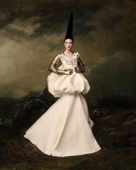 Krikor Jabotian | Chapters Krikor Jabotian, Star Wars Fashion, Vintage Icons, Figure Poses, Dreamy Dress, Creative Portraits, Performance Outfit, Inspiration Style, Photography Inspo