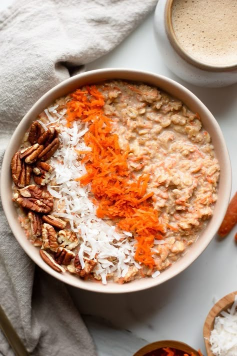 Carrot Cake Oatmeal - Our Balanced Bowl Carrot Cake Recipes, Cake Pizza, Carrot Cake Oatmeal, Healthy Food Menu, Pizza Sandwich, Best Carrot Cake, Oatmeal Bowls, Breakfast Bread, Lost 100 Pounds