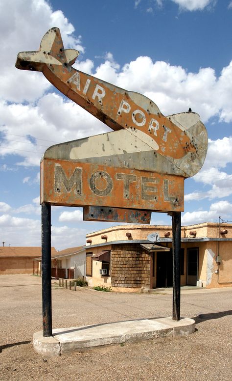 Air Port Motel | KoHoSo.us Old Motel Signs, Plainview Texas, Old Motel, Old Neon Signs, Motel Sign, Retro Signage, Eerie Places, Air Port, Abandoned Hotels