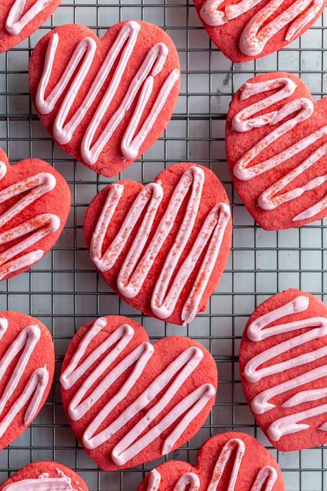 Vegan Valentines Day Cookies | Food with Feeling Vegan Valentines Day, Vegan Gluten Free Donuts, Vegan Sugar Cookie Recipe, Vegan Valentines, Gluten Free Valentines, Valentines Recipes, Plant Based Dessert Recipes, Cookies Dough, Vegetarian Recipes Dessert