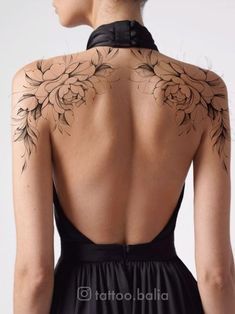 Symmetrical Tattoo, Backpiece Tattoo, Upper Back Tattoos, Remembrance Tattoos, Back Of Shoulder Tattoo, Geniale Tattoos, Shoulder Tattoos For Women, Back Tattoo Women, Spine Tattoos