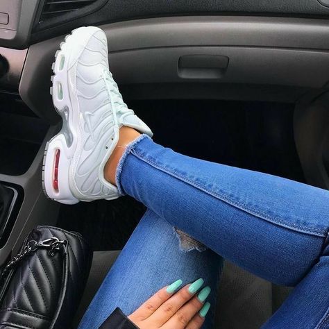 Platform Tennis Shoes, Kicks Shoes, Nike Air Shoes, Cute Sneakers, Fresh Shoes, Hype Shoes, Girly Shoes, Aesthetic Shoes, Nike Shoes Women