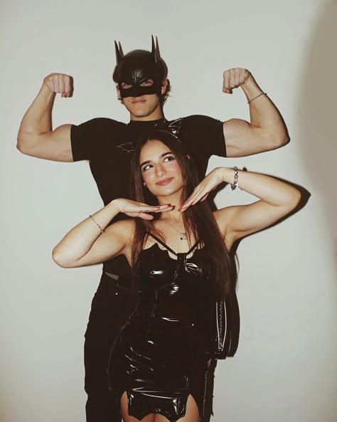 Couple Poses For Halloween, Wonder Woman And Batman Costume, Batman Halloween Costumes Men, Halloween Costumes Couples Superhero, Batman Couple Aesthetic, Catwoman And Batman Halloween Costume, Bat Couples Costume, Cute Easy Halloween Costumes For Couples, Couple Halloween Costumes Batman