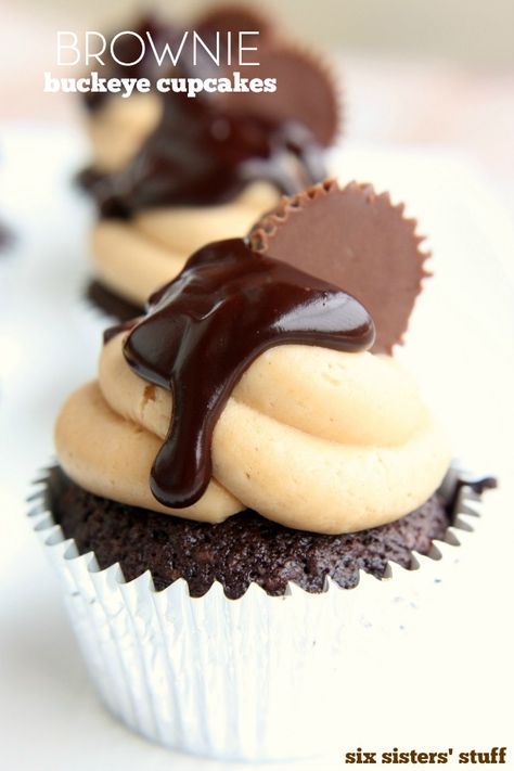 Brownie Buckeye Cupcakes - the perfect chocolately peanut butter dessert. Buckeye Cupcakes, Pumpkin Zucchini, Buttercream Icing Recipe, Peanut Butter Brownie, Six Sisters Stuff, Brownie Cupcakes, Six Sisters, Chocolate And Peanut Butter, Peanut Butter Desserts