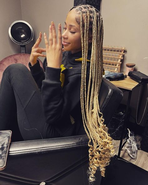 Blonde Knotless Braids, Blonde Knotless, Braided Hairstyles For Black Women Cornrows, Vacation Hairstyles, Beautiful Black Hair, Big Box Braids Hairstyles, Feed In Braids Hairstyles, Goddess Braids Hairstyles, Blonde Braids