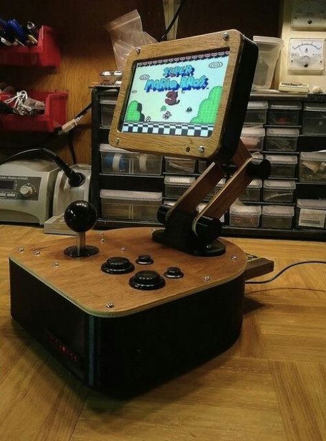 Portable Mario Bros 3 Arcade Cabinet Plans, Diy Arcade Cabinet, Retro Games Room, Arcade Stick, Arcade Room, Mini Arcade, Custom Consoles, Raspberry Pi Projects, Arcade Cabinet