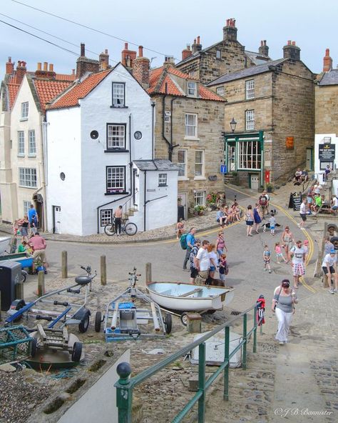 Coastal Scenery, Robin Hoods, Uk Places, Yorkshire Coast, Robin Hoods Bay, North York Moors, Uk Holidays, Yorkshire Dales, English Countryside