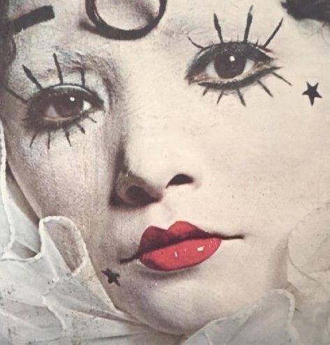 Pierrot Costume, جون سنو, Pierrot Clown, Es Der Clown, Vintage Clown, Photographie Portrait Inspiration, Makeup Stuff, Clown Costume, Halloween Inspo