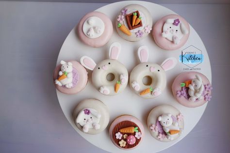 Bunny theme donut  by @serenesskitchen088 Bunny Donut Ideas, Bunny Donut, Easter Buffet, Donut Decorating Ideas, Fancy Donuts, Bunny Theme, Donut Cake, Dog Treats Homemade Recipes, Delicious Donuts