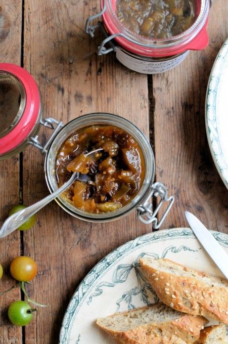 A sweet chutney with a bit of a kick that is wonderful when served with salads, curries, cheese boards and charcuterie platters. Ninja Slow Cooker, Leftover Apples, Apple Chutney, Tomato Season, Nigella Seeds, Tomato Chutney, Charcuterie Platter, Green Tomatoes, Seasoning Recipes