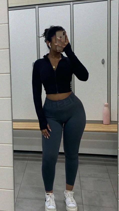 Gym Outfit Ideas Women, Slim Thick Outfit Aesthetic, Body Goals Curvy Outfits Jeans, Slim Thick Body Reference Aesthetic, Body Goals Hourglass Outfits, Baddie Gym Outfit, Gym Baddie, Gym Outfits For Women, Thick Body Outfits