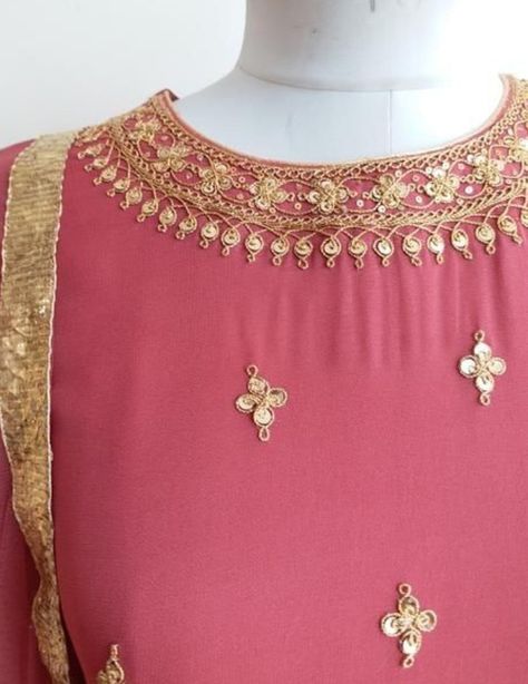 Embroidery Marodi Work Dress, Marodi Work Sabyasachi, Marodi Work Blouse, Marodi Embroidery, Sabyasachi Blouse, Anarkali Wedding, Marodi Work, Machi Work, Yoke Design