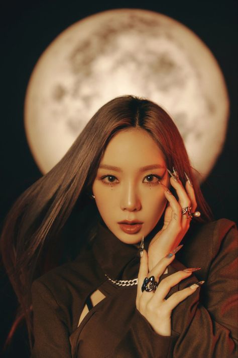 Invu Taeyeon, Taeyeon Invu, Taeyeon Jessica, Girls' Generation Taeyeon, Fine Art Portrait Photography, Kim Taeyeon, Kim Tae Yeon, Pink Venom, Girls' Generation