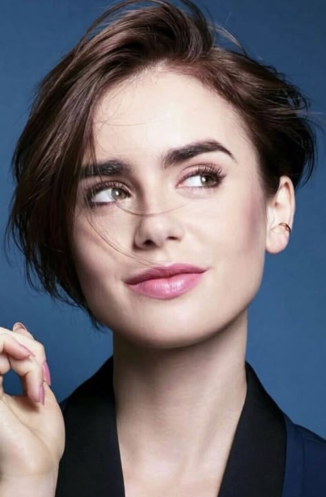 Lily Collins Lancome, Lily Collins Short Hair, Lily Collins Hair, Short Hair Pixie, Hair Pixie, Pinterest Hair, Hair Bob, Phil Collins, Girl Haircuts