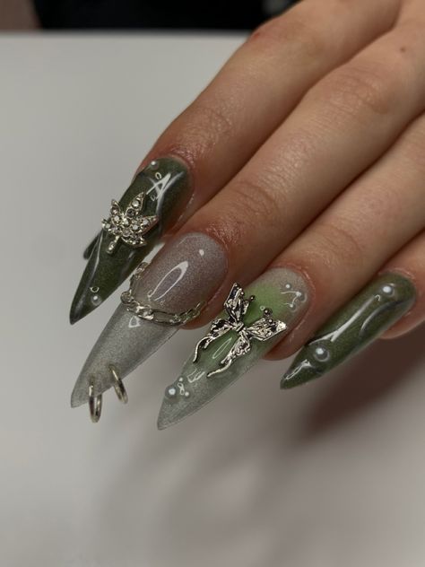 Green Goth Nails Grunge, Dark Fairy Nails Acrylic, Green Nails Charms, Green Nails Fancy, Edgy Green Nails, Dark Green Silver Nails, Prom Nails For A Green Dress, Dark Ethereal Nails, Gothic Fairy Nails