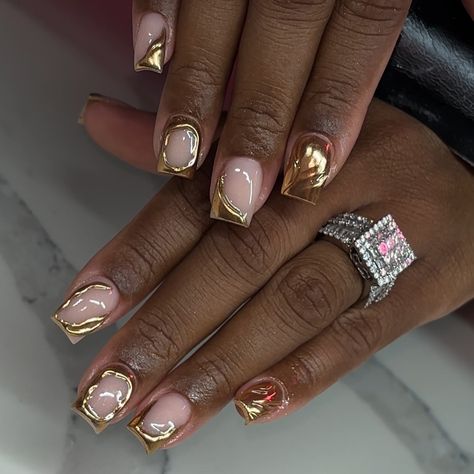 Gold goddess ⚜️🔱✨ #NailArt #NailDesign #NailsOfInstagram #manicure #NailInspo #NailGoals #NailPolish #NailAddict #nailstagram #GelNails #AcrylicNails #AcrylicNailArt #NailTech #AcrylicSet #NailAddict #LasVegasNailTech Gold Chrome Nails Designs, Short Gold Nails, Rose Gold Chrome Nails, Gold Chrome Nails, Gold Goddess, Rose Gold Chrome, Chrome Nails Designs, Acrylic Set, Acrylic Nails Coffin Short