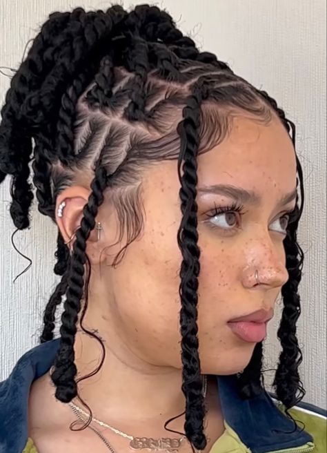 Natural Hair Knotless Braids, Birthday Hairstyles Black Women, Latina Braids Hairstyles, Hair Styles Formal, Short Protective Styles, Mini Twists With Extensions, Mexican Braids, Long Hair Prom Hairstyles, Hairstyles For Long Hair Prom