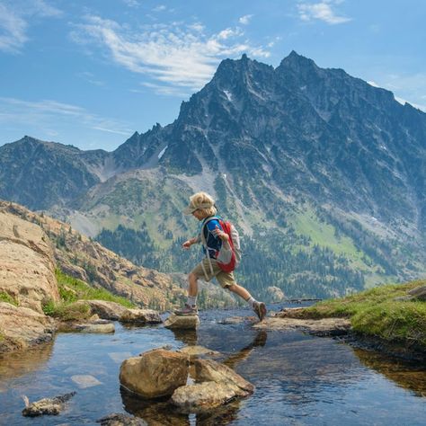 How to Hike with Kids? 9 Tricks from an Outdoor Mom. - Outside Online Hiking Essentials, Animal Tracks, Thru Hiking, Adventure Guide, Hiking With Kids, Camping Trips, Rafting, Family Time, New Album