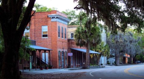 Tiny Restaurant Design, Micanopy Florida, Southern Town, Tiny Restaurant, Orlando Theme Parks, Scenic Road Trip, Intracoastal Waterway, Scenic Roads, Ancient Buildings