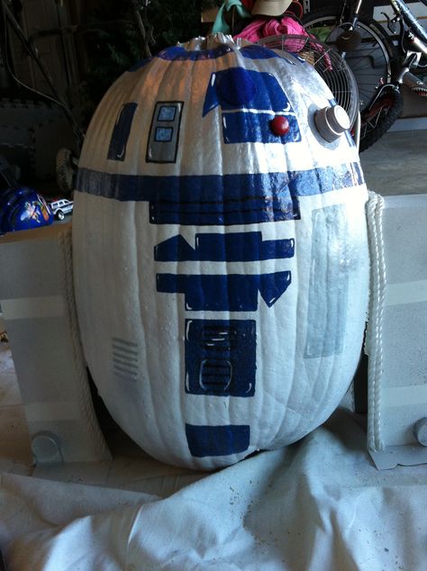 R2D2 Pumpkin Starwars Painted Pumpkin, Star Wars Pumpkins Painting, Pumpkin Painting Star Wars, Starwars Pumpkin Painting Ideas, Pumpkin Painting Ideas Star Wars, Fun Painted Pumpkins, Star Wars Painted Pumpkins, Cool Pumpkin Painting Ideas Creative, R2d2 Pumpkin Painting