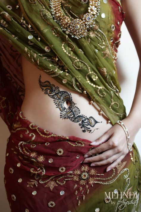 lol This is so perfect. I've wanted to do a "Mehndi-like", actual tattoo on my belly for a long time, to kinda "dress" my big surgery scar. I just think it would look soooo HAWT there on me. And so would my AMAZING hubby. Can't wait. LOVE. Button Tattoo, Jagua Henna, Henna Inspired Tattoos, Belly Tattoos, Indian Henna, Belly Tattoo, Henna Body Art, Tattoo Henna, Beautiful Henna Designs