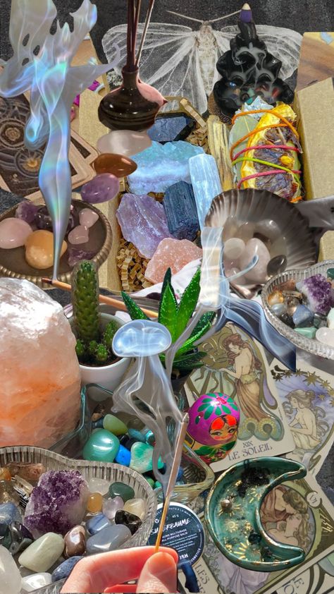 #crystals #insense #spiritual #aesthetic New Age Spirituality Aesthetic, Spiritual Girl Aesthetic, Spirituality Aesthetic, Spiritual Girl, Crystal Girl, Spiritual Aesthetic, Tropical Aesthetic, Aesthetic Shuffles, Star Graphic