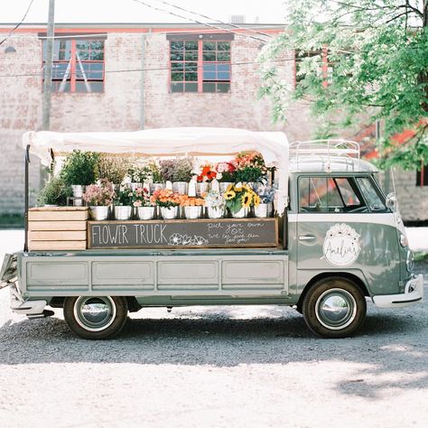 The most adorable business on wheels Flower Truck, Florist Shop, Garden Cafe, Twin Cities, Flower Farm, Arte Floral, People Photography, Love Flowers, Happy Sunday