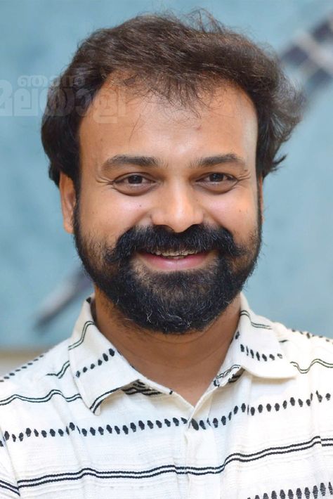 Kunchacko Boban Malayalam Actors, Kunchacko Boban, New Movie Images, Women Photography, Malayalam Actress, Piano Chords, Actors Images, Photography Poses For Men, Latest Images