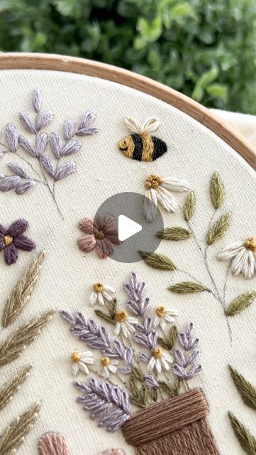 Bee Embroidery Pattern, Online Membership, Embroidered Bee, Bee Embroidery, Contemporary Embroidery, Embroidery Videos, Small White Flowers, Learn Embroidery, Bee Art