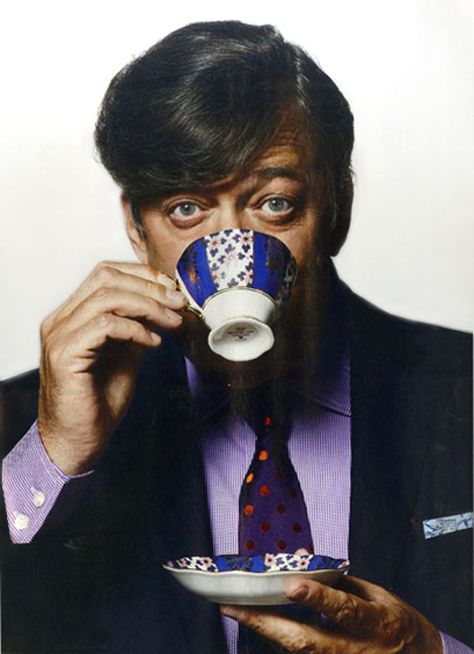 Stephen Fry drinks tea Stephen Fry, Tea Chest, Cuppa Tea, Tea Drinkers, Tea Art, Cup Of Joe, High Tea, Tea Lover, Drinking Tea