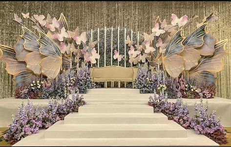 Butterfly Backdrop Wedding, Butterfly Theme Stage Decoration, Butterfly Reception Decor, Debut Background Design, Pelamin Elegant, Debut Motif Ideas, Debut Stage Design, Butterfly Stage Decoration, Debut Decorations Backdrops