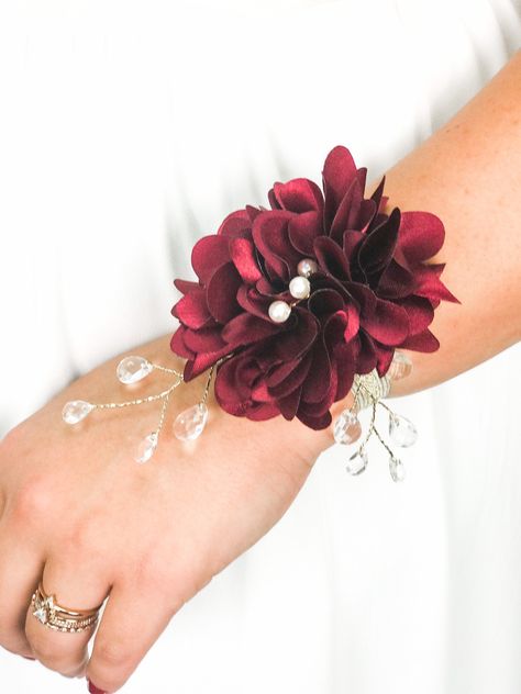 Maroon Corsage, Mother Of Bride Corsage, Christmas Corsage, College Christmas, Prom Flowers Corsage, Silk Flower Corsage, Prom Corsages, Bridal Corsage, Homecoming Corsage