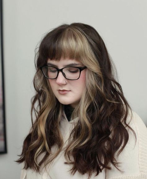 Bleached Bangs With Highlights, Blonde Front Color Block, Shag Split Dye, Color Block Hair 2023, Bangs For Round Face Plus Size, Round Glasses With Bangs, Alternative Fall Hair Color, Hair Colour Blocking Ideas, Split Dyed Shag Hair