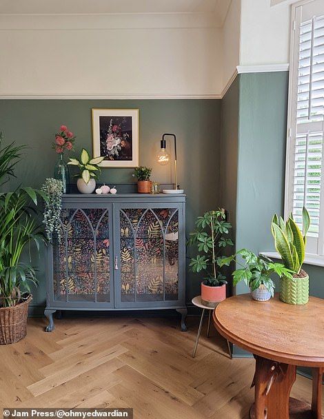 Savvy couple transform dated Edwardian property into a chic home | Daily Mail Online Couples Living Room, Front Room Decor, Living Room Decoration Ideas, New House Living Room, Victorian Living Room, Room Decoration Ideas, Edwardian House, Living Room Green, Blue Living Room