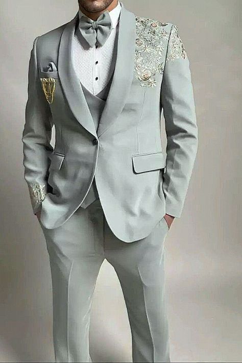 Discover the elegant guest style for men.#dapperweddinglook #weddingoutfits 3 Piece Suits For Men Stylish, Mens Tuxedo Wedding Unique, Grey Tuxedo For Men, 5 Piece Suit Mens Fashion, Designer Coat Pant For Men, Silver Suit For Men, Tuxedo For Men Prom, Embroidered Suit Men, Grey Prom Suit