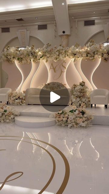 Luxury Wedding Decor Reception Decorations, Modern Wedding Stage Design, Modern Luxe Wedding, Luxury Event Decor, Modern Wedding Ideas, Luxury Weddings Reception, Afghan Wedding, Wedding Stage Design, Modern Luxe