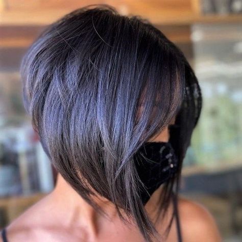 Bob Inversat, One Length Haircuts, Κούρεμα Bob, Asymmetrical Haircut, Inverted Bob Hairstyles, Textured Haircut, Short Hair Trends, Lob Haircut, Penteado Cabelo Curto