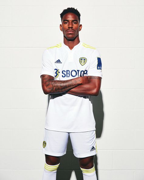 Leeds United new signing Junior Firpo in the latest version of the club's home kit. Word Cup, Usa Soccer, Leeds United, Latest T Shirt, Football Kits, Leeds, Men's Polo Shirt, Polo Ralph Lauren, Soccer