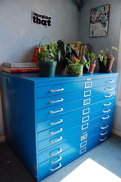 Flat File Art Storage, Books And Plants, Flat File Cabinet, Art Studio Storage, Design Studio Workspace, Studio Layout, Flat File, Art Studio Organization, Flat Files