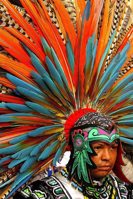 mexico Aztec Warrior, Textil Design, Cultural Diversity, Indigenous Art, Chichen Itza, Jolie Photo, World Cultures, People Of The World, World Of Color