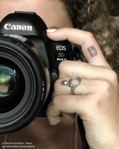 Camera Tattoo Design, Photographer Tattoo, Camera Tattoos, Finger Tattoo For Women, Literary Tattoos, Camera Tattoo, Triangle Tattoos, Florida Woman, Tattoo Photography