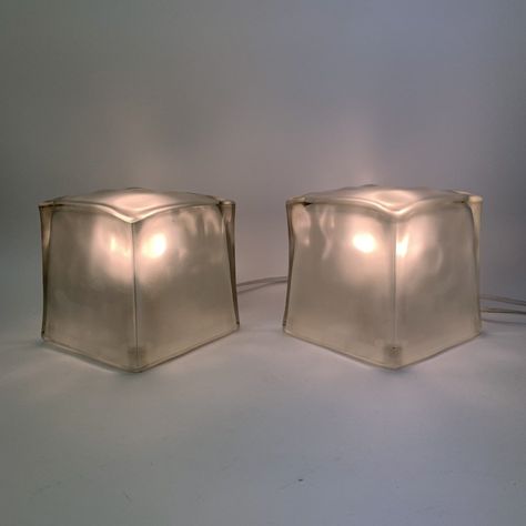 IKEA 90's vintage ice block lamp Ikea Ice Cube Lamp, First Appartement, Ikea Cubes, Ikea Style, Cube Chair, Vintage Ikea, Cube Lamps, Ice Block, Cube Table